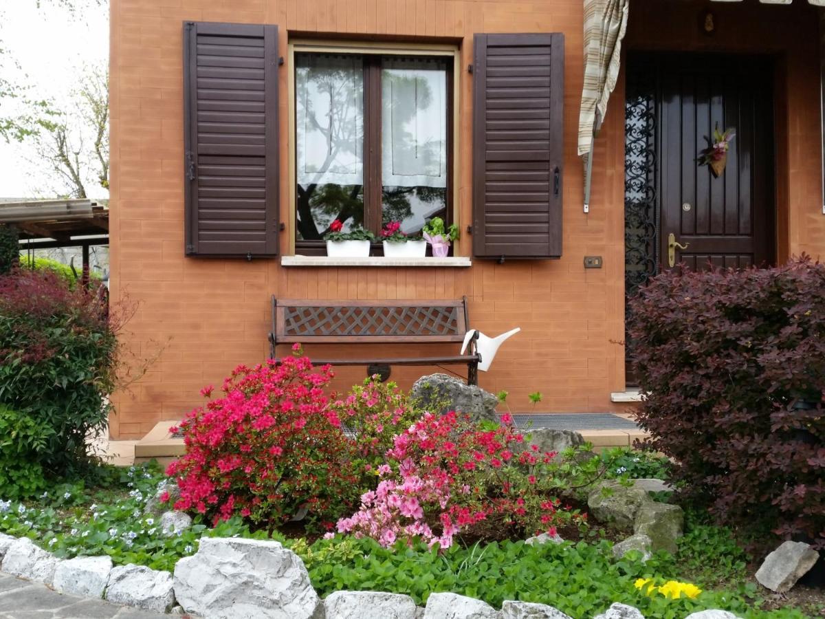 B&B Accanto Al Focolare 2 우디네 외부 사진