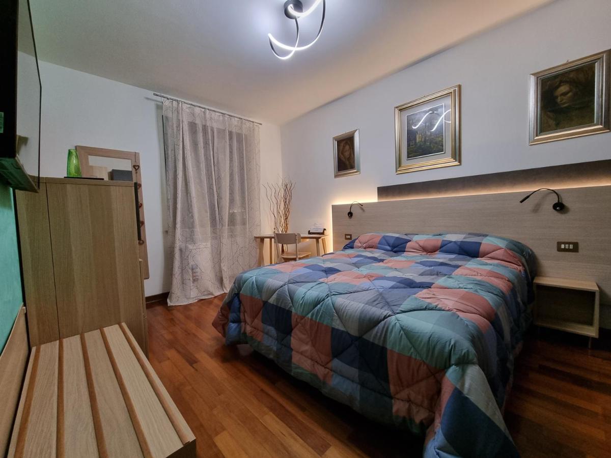 B&B Accanto Al Focolare 2 우디네 외부 사진