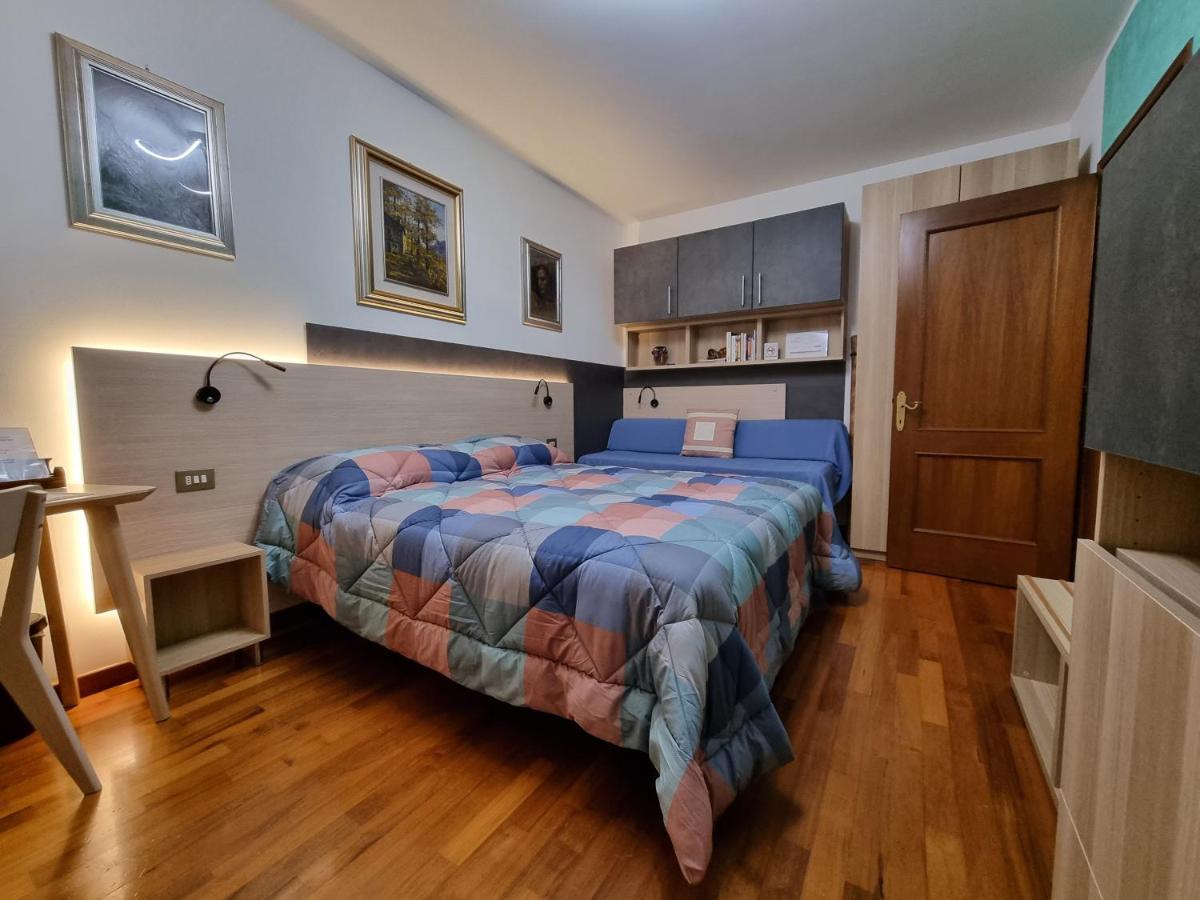 B&B Accanto Al Focolare 2 우디네 외부 사진